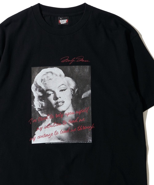 ADPOSION(アドポーション)の「【Marilyn Monroe / マリリン・モンロー】フォトプリントクルーネックTシャツ(Tシャツ/カットソー・レディース・ブラック系1/ブラック系2/ホワイト系2/ホワイト系1・MEDIUM/LARGE)」の4枚目の写真