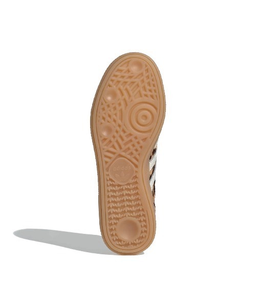 adidas(アディダス)の「アディダス 【adidas】- ハンドボール スニーカー ウィメンズ【HANDBALL SPEZIAL W マジックベージュ/アイボリー KI6678】(スニーカー・レディース・ベージュ・24.5cm/24.0cm/23.5cm)」の4枚目の写真