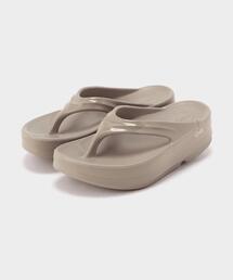 OOFOS（ウーフォス）の「【OOFOS / ウーフォス】OOmega－Black（サンダル）」