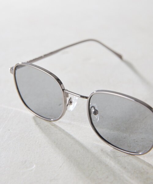 ear PAPILLONNER(イアパピヨネ)の「【A.KJAERBEDE(エキアビド)】HELLO26SS/サングラス(その他雑貨・レディース・シルバー・FREE)」の5枚目の写真