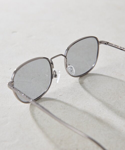 ear PAPILLONNER(イアパピヨネ)の「【A.KJAERBEDE(エキアビド)】HELLO26SS/サングラス(その他雑貨・レディース・シルバー・FREE)」の4枚目の写真