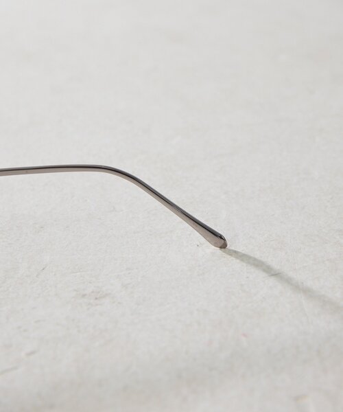 ear PAPILLONNER(イアパピヨネ)の「【A.KJAERBEDE(エキアビド)】HELLO26SS/サングラス(その他雑貨・レディース・シルバー・FREE)」の3枚目の写真