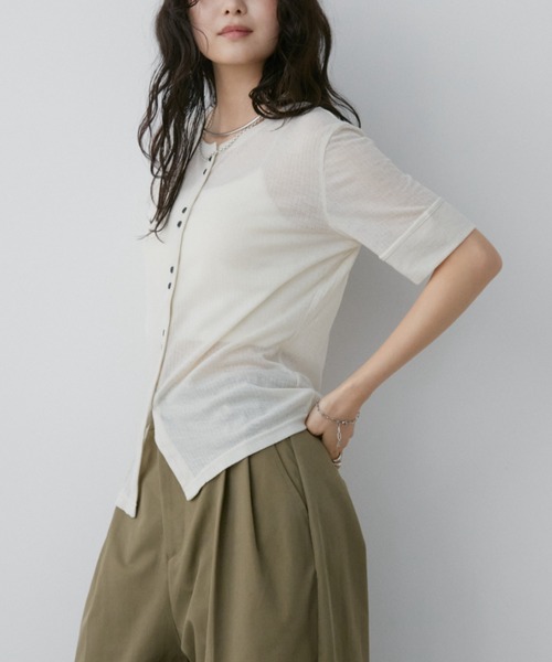 Aunt Marie's(アントマリーズ)の「ランダムボタンシアーハーフスリーブカーディガン(Tシャツ/カットソー・レディース・ブルー/ブラック/アイボリー・FREE)」の9枚目の写真