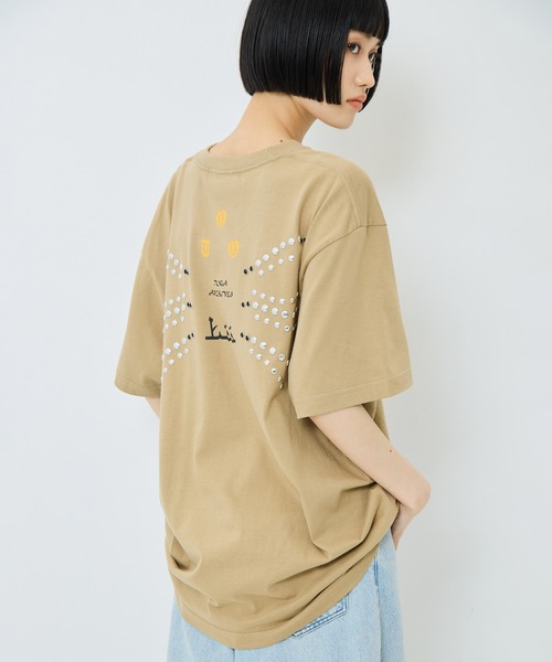 TOGA PULLA(トーガ プルラ)の「【TOGA PULLA/トーガプルラ】Studs tee/スタッズT(Tシャツ/カットソー・レディース・ホワイト/ブラック/カーキ・L/XL)」の18枚目の写真