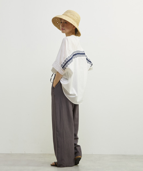 MELROSE claire（メルローズ クレール）の「【コットンバック刺しゅうブラウス】（シャツ/ブラウス・レディース・オフホワイト/ブラック/ブラウン・FREE）」の6枚目の写真