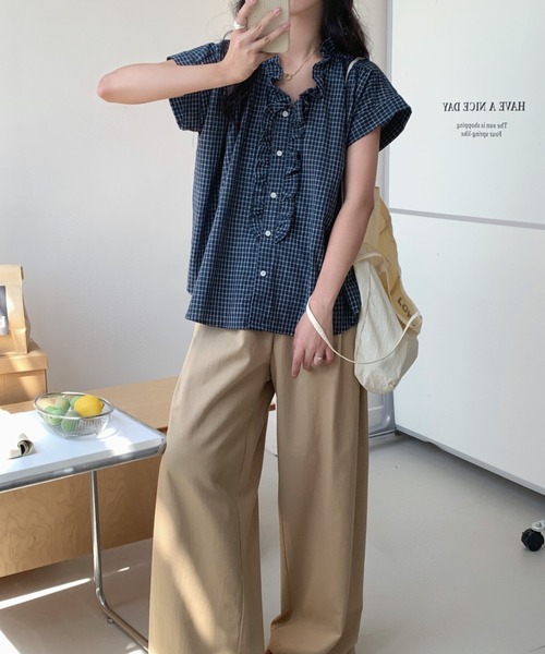 FAVORITO(ファヴォリート)の「フリルチェック柄ブラウス(シャツ/ブラウス・レディース・ネイビー/ホワイト・F)」の5枚目の写真