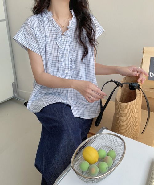 FAVORITO(ファヴォリート)の「フリルチェック柄ブラウス(シャツ/ブラウス・レディース・ネイビー/ホワイト・F)」の17枚目の写真