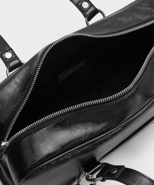 CHARLES & KEITH(チャールズ & キース)の「Tatiana タチアナ スタッズ ショルダーバッグ(ショルダーバッグ・レディース・スミクロ・M)」の3枚目の写真