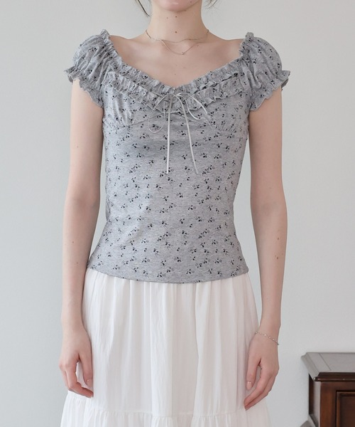 BLUEEAST(ブルーイースト)の「フラワー柄フリルリボンカットソー(Tシャツ/カットソー・レディース・ホワイト/グレー/イエロー・MEDIUM)」の8枚目の写真