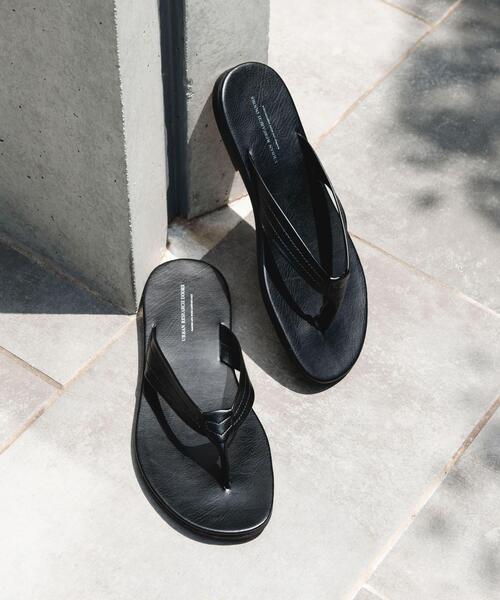 URBAN RESEARCH DOORS(アーバンリサーチドアーズ)の「Made in Japan トングサンダル(サンダル・メンズ・ブラック・MEDIUM/LARGE)」の2枚目の写真