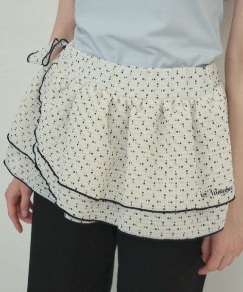 OURNOSTALGIA（アワー ノスタルジア）の「Embo dot shirring skirt_White(O25-SK08)（スカート・レディース・アイボリー・FREE）」の3枚目の写真