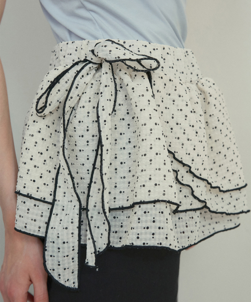 OURNOSTALGIA（アワー ノスタルジア）の「Embo dot shirring skirt_White(O25-SK08)（スカート・レディース・アイボリー・FREE）」の4枚目の写真