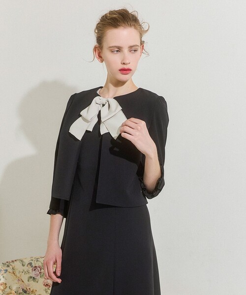 TOCCA(トッカ)の「FRILL BANGLE ボレロ(カーディガン/ボレロ・レディース・ブラック系/アイボリー系・4/0)」の4枚目の写真