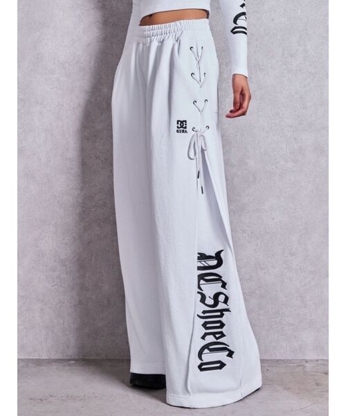 GYDA(ジェイダ)の「GYDA×DC SIDE LACE UP WIDEパンツ(スウェットパンツ・レディース・ブラック/オフホワイト/ピンク・FREE)」の1枚目の写真