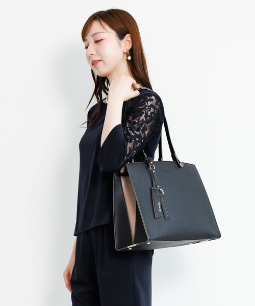Jewelna Rose(ジュエルナローズ)の「ターミー・トートバッグ2 A4サイズ 16331(トートバッグ・レディース・ブラック/グレー系その他/グレイッシュベージュ・FREE)」の4枚目の写真