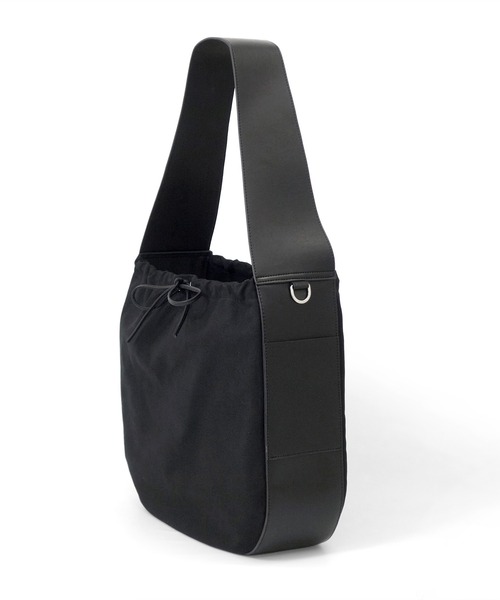 RT;ESKA(アールティーエスカ)の「RT;ESKA(アールティーエスカ) / Shape Tote - Circle(トートバッグ・レディース・ブラック/アイボリー・FREE)」の6枚目の写真