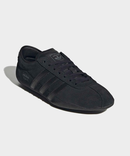 adidas（アディダス）の「トーキョー Tokyo / アディダスオリジナルス adidas Originals ローカットスニーカー（スニーカー・レディース・ブラック×ブラック・22.0cm/22.5cm/23.0cm/23.5cm/24.0cm/24.5cm/25.0cm/25.5cm/26.0cm/26.5cm/27.0cm/27.5cm/28.0cm/28.5cm/29.0cm）」の4枚目の写真