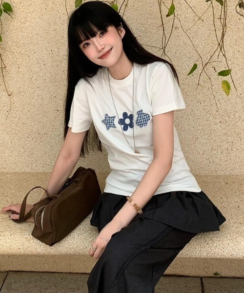 SHEPP(シープ)の「アニマル×フラワープリント クルーネック半袖Tシャツ(Tシャツ/カットソー・レディース・ホワイト・L/M)」の2枚目の写真