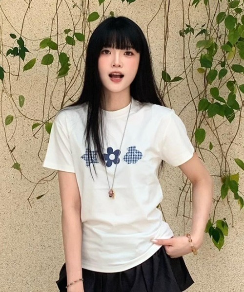 SHEPP(シープ)の「アニマル×フラワープリント クルーネック半袖Tシャツ(Tシャツ/カットソー・レディース・ホワイト・L/M)」の3枚目の写真
