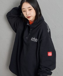 【WEB先行予約】[MANHATTAN PORTAGE/マンハッタンポーテージ] 別注 ワンポイントロゴ刺繍 ハーフスナップスウェット