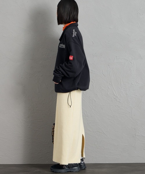 Manhattan Portage（マンハッタンポーテージ）の「【WEB先行予約】[MANHATTAN PORTAGE/マンハッタンポーテージ] 別注 ワンポイントロゴ刺繍 ハーフスナップスウェット（スウェット・レディース・ワイン/ブラック/ネイビー・XL/L/M/S）」の5枚目の写真