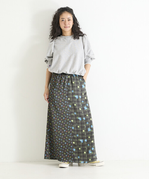 Freada(フリーダ)の「Freada/フリーダ 花柄サテンスカート(スカート・レディース・ブラック/オフホワイト・ONE SIZE)」の3枚目の写真