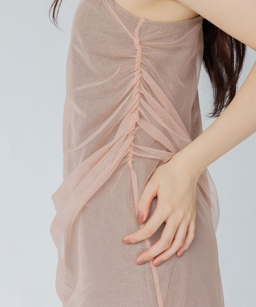 SENEE(セニー)の「tulle drape cami onepiece(チュールドレープキャミワンピース)(ワンピース・レディース・ピンクベージュ/ブラック・MEDIUM/SMALL)」の18枚目の写真