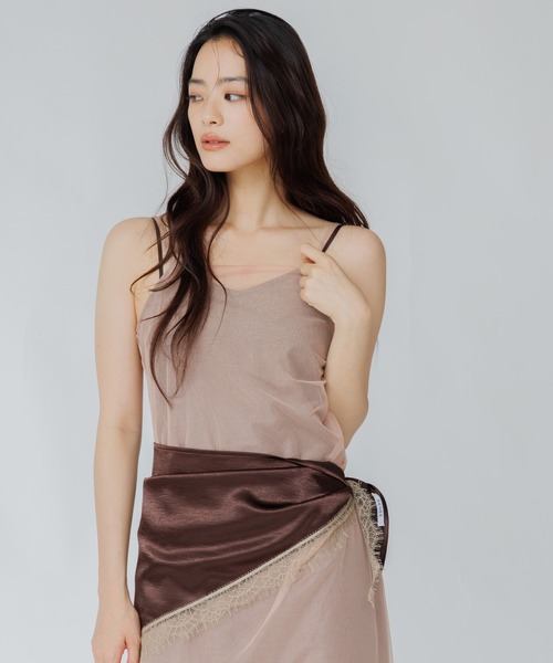 SENEE(セニー)の「tulle drape cami onepiece(チュールドレープキャミワンピース)(ワンピース・レディース・ピンクベージュ/ブラック・MEDIUM/SMALL)」の10枚目の写真