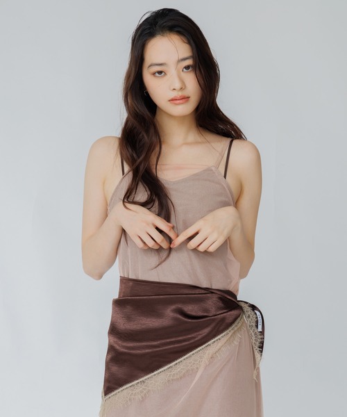 SENEE(セニー)の「tulle drape cami onepiece(チュールドレープキャミワンピース)(ワンピース・レディース・ピンクベージュ/ブラック・MEDIUM/SMALL)」の12枚目の写真