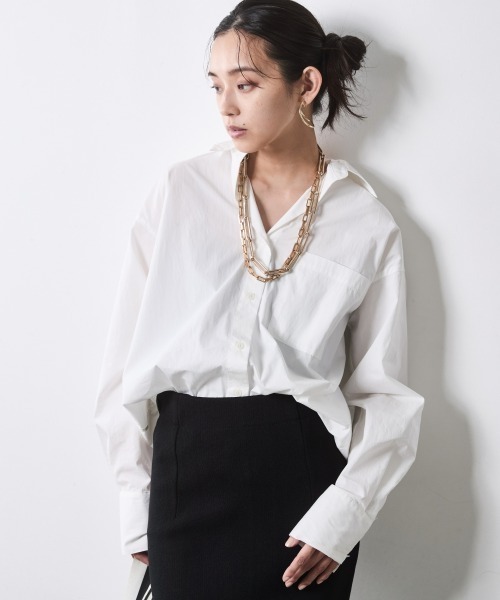 CHIC STYLE(シックスタイル)の「ベーシックシャツ<大きいサイズ有>シックスタイル(シャツ/ブラウス・レディース・オフホワイト/ブルー・L/M/5L/4L/3L/LL)」の1枚目の写真