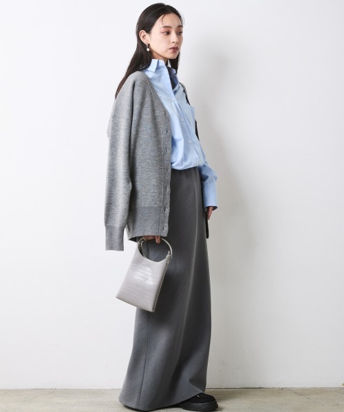 CHIC STYLE(シックスタイル)の「ベーシックシャツ<大きいサイズ有>シックスタイル(シャツ/ブラウス・レディース・オフホワイト/ブルー・L/M/5L/4L/3L/LL)」の17枚目の写真