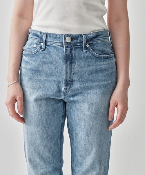 YANUK(ヤヌーク)の「【YANUK/ヤヌーク】ANNETTE(Slim Straight) FUB(デニムパンツ・レディース・ライトブルー・23.0cm/24.0cm/25.0cm/26.0cm)」の6枚目の写真