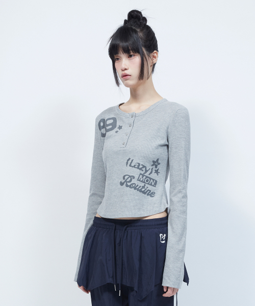 LMR(エルエムアール)の「レタリンググラフィックワッフルヘンリーネック長袖TシャツGREY(Tシャツ/カットソー・レディース・チャコールグレー・SMALL/MEDIUM)」の11枚目の写真