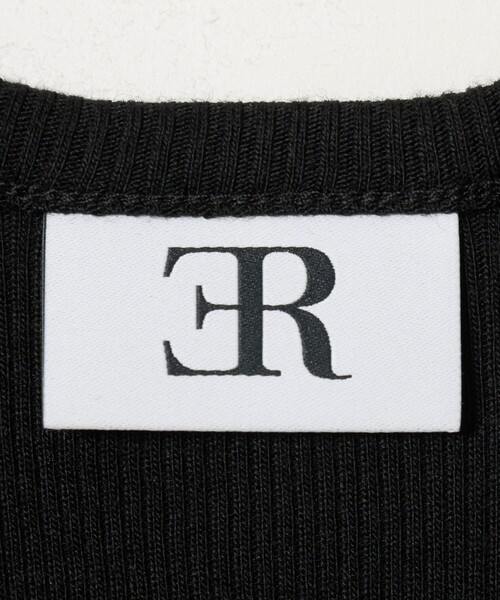 ER(イーアール)の「<ER>SIS グラフィック リブ タンクトップ(Tシャツ/カットソー・レディース・ホワイト/ブラック・FREE)」の4枚目の写真