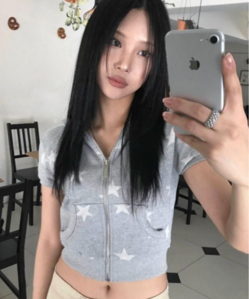 AVYL(アヴィル)の「スタープリント パフスリーブ半袖ZIPパーカー(パーカー・レディース・グレー・M)」の9枚目の写真