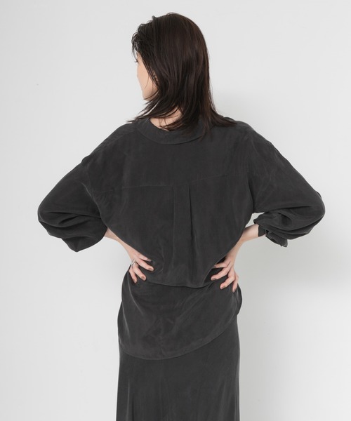 URBAN RESEARCH(アーバンリサーチ)の「キュプラ2wayシャツ(シャツ/ブラウス・レディース・チャコールグレー/ブラウン/ブルー系その他/オフホワイト・FREE)」の22枚目の写真