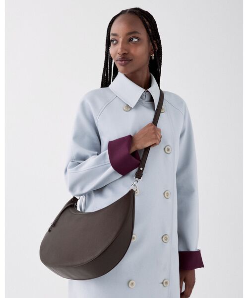 kate spade new york（ケイトスペード ニューヨーク）の「リブ ラージ ショルダー バッグ（ショルダーバッグ・レディース・ブラウン・ONESIZE）」の2枚目の写真