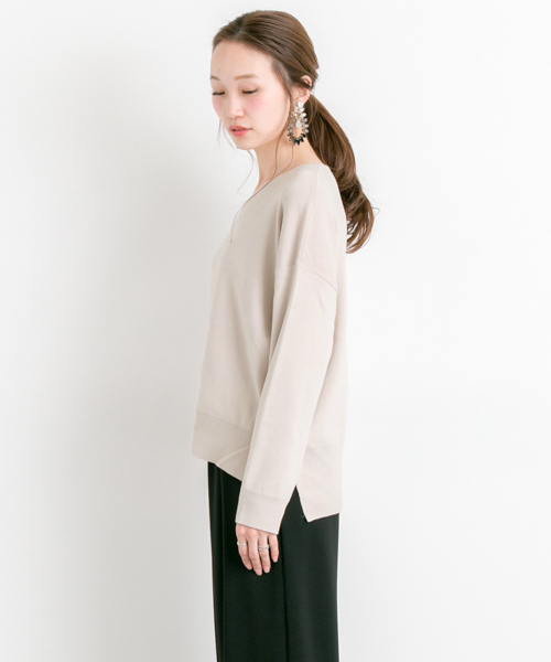 URBAN RESEARCH（アーバンリサーチ）の「UR 総針Vネックニットプルオーバー（ニット/セーター・レディース・ネイビー/ベージュ/ピンク/ブルー・FREE）」の18枚目の写真