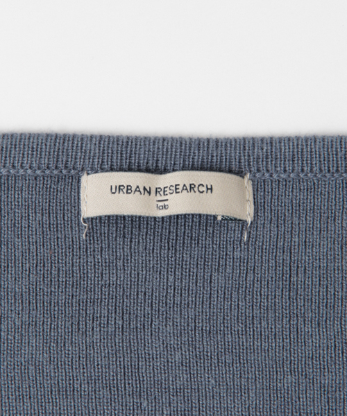 URBAN RESEARCH（アーバンリサーチ）の「UR 総針Vネックニットプルオーバー（ニット/セーター・レディース・ネイビー/ベージュ/ピンク/ブルー・FREE）」の9枚目の写真
