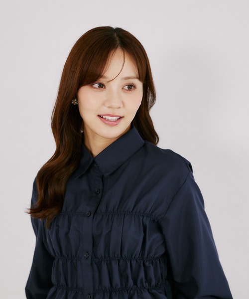tocco closet(トッコ クローゼット)の「フロントシャーリングペプラムブラウス(シャツ/ブラウス・レディース・ネイビー/オフホワイト・M)」の16枚目の写真