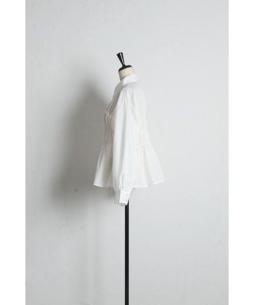 tocco closet(トッコ クローゼット)の「フロントシャーリングペプラムブラウス(シャツ/ブラウス・レディース・ネイビー/オフホワイト・M)」の22枚目の写真