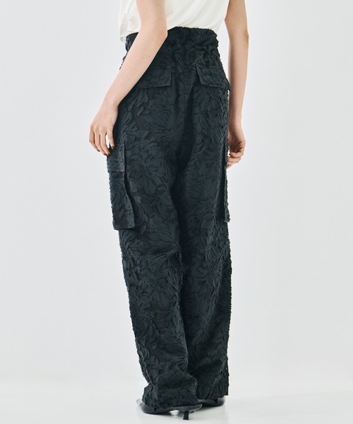 TAAKK(ターク)の「【TAAKK/ターク】《STUDIOUS別注》CARGO PANTS/カーゴパンツ/ウォッシャブル/ウエスト調整可能(カーゴパンツ・レディース・ホワイト/ブラック・1/2)」の13枚目の写真
