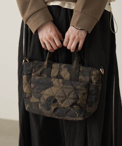 Bou Jeloud(ブージュルード)の「デザインステッチミディトート(トートバッグ・レディース・A/ブラック/カーキ・ONESIZE)」の18枚目の写真