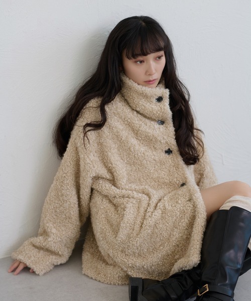 apres jour clair(アプレジュールクレア)の「【apres jour clair】プードルコート(ダウンジャケット/コート・レディース・グレイッシュベージュ/アイボリー/ホワイト・X-LARGE/フリー)」の2枚目の写真