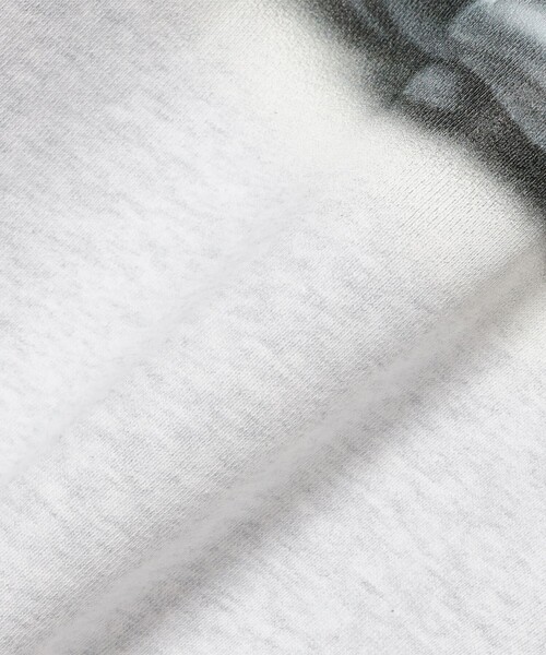 BEAMS T(ビームスティー)の「Ryota Daimon / ART FOR EVERYDAY Crewneck sweat(スウェット・メンズ・ライトグレー/ブラック/ネイビー・MEDIUM/LARGE/X-LARGE/XX-LARGE/X-SMALL)」の11枚目の写真