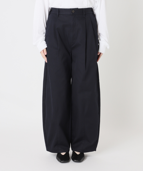 JOURNAL STANDARD relume（ジャーナルスタンダード　レリューム）の「2タックバレルレッグコットンパンツ（その他パンツ・レディース・ベージュ/ネイビー・38/36）」の17枚目の写真