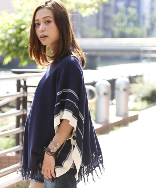 Denime(ドゥニーム)の「コットン 2ウェイ ポンチョ(カーディガン/ボレロ・レディース・ネイビー/オフホワイト/グレー・MEDIUM)」の12枚目の写真