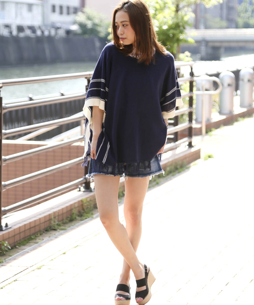 Denime(ドゥニーム)の「コットン 2ウェイ ポンチョ(カーディガン/ボレロ・レディース・ネイビー/オフホワイト/グレー・MEDIUM)」の15枚目の写真