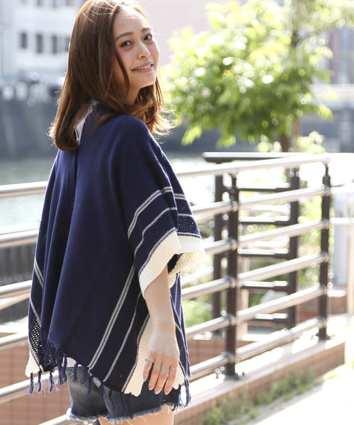 Denime(ドゥニーム)の「コットン 2ウェイ ポンチョ(カーディガン/ボレロ・レディース・ネイビー/オフホワイト/グレー・MEDIUM)」の13枚目の写真