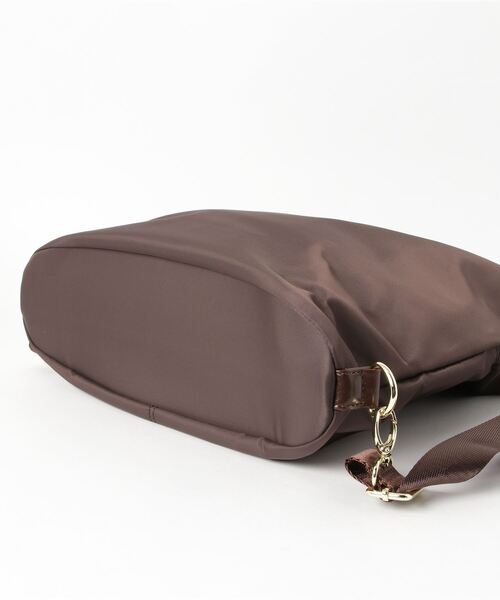 BASE(ベース)の「2WAY 超軽量 ナイロン ポケット付き トート&ショルダー リュックバッグ(バックパック/リュック・レディース・ブラック/カーキ/ベージュ/ネイビー/ピンク/ボルドー/ダークブルー/マスタード/グレー/ブラウン/ブラウン系その他/ピンク系その他/ダークブラウン/ピンク系その他2・FREE)」の15枚目の写真